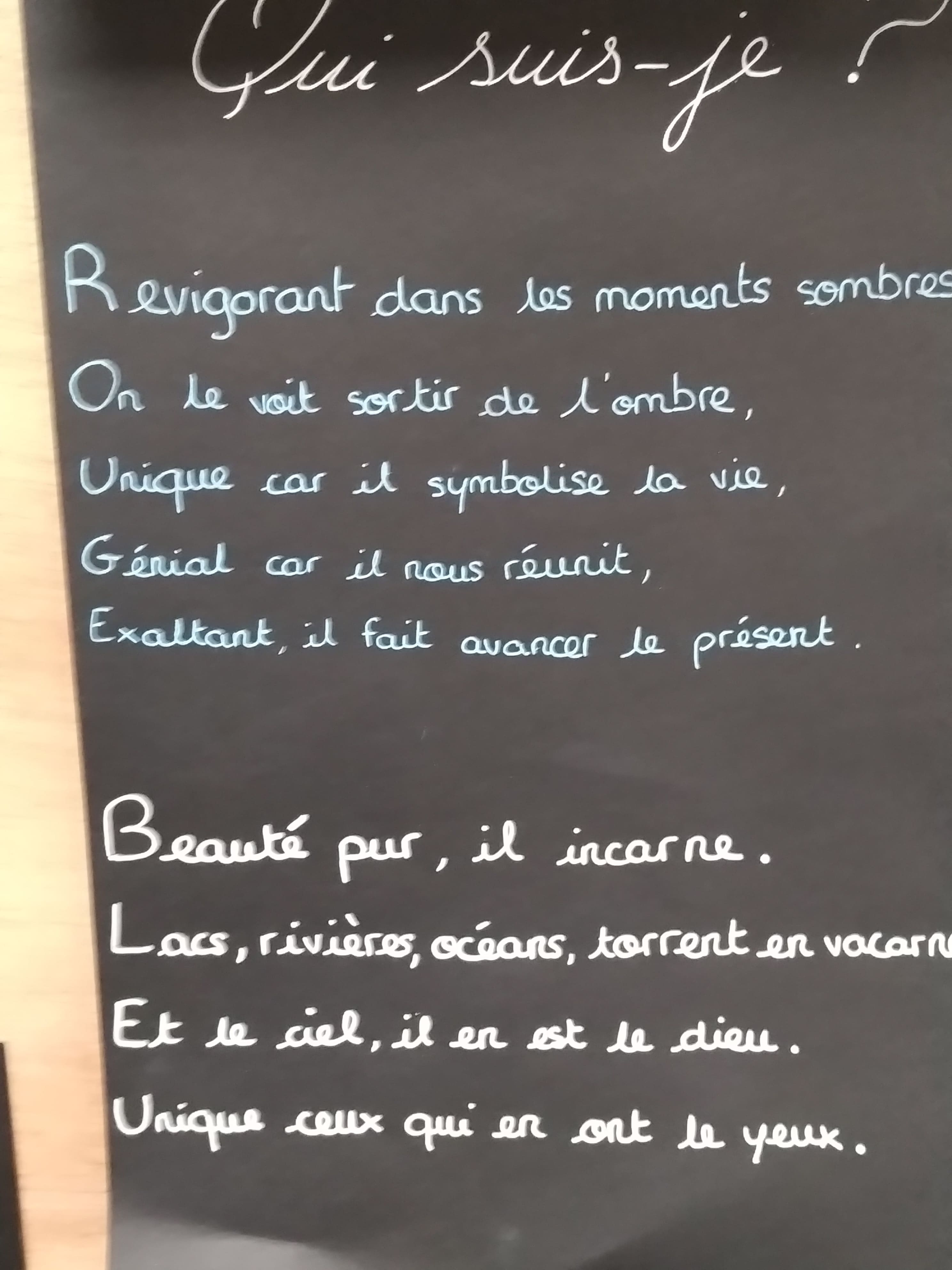 texte écrit qui suis-je